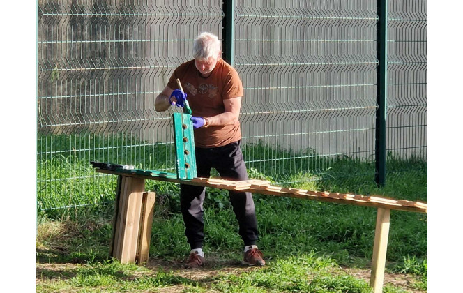 À la fin, il n’a peut‑être pas vaincu le monde… mais sa planche, elle, n’a aucune chance.